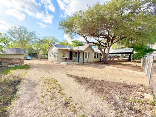 915 Shearer Blvd, San Antonio, TX, 78201-3736 | Card Image