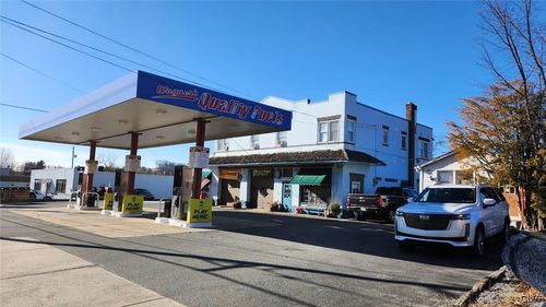 647 N Reading Ave, BOYERTOWN, PA, 19512 | Card Image