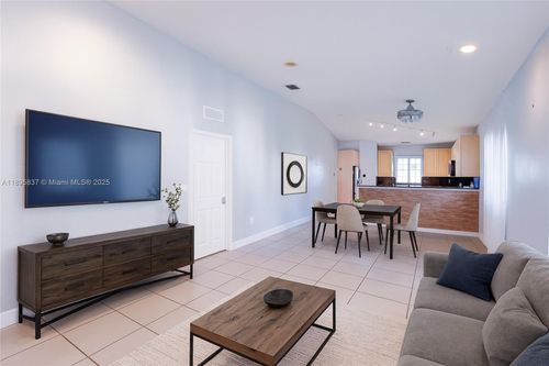 3353 Ne 11th Dr, Homestead, FL, 33033-5889 | Card Image