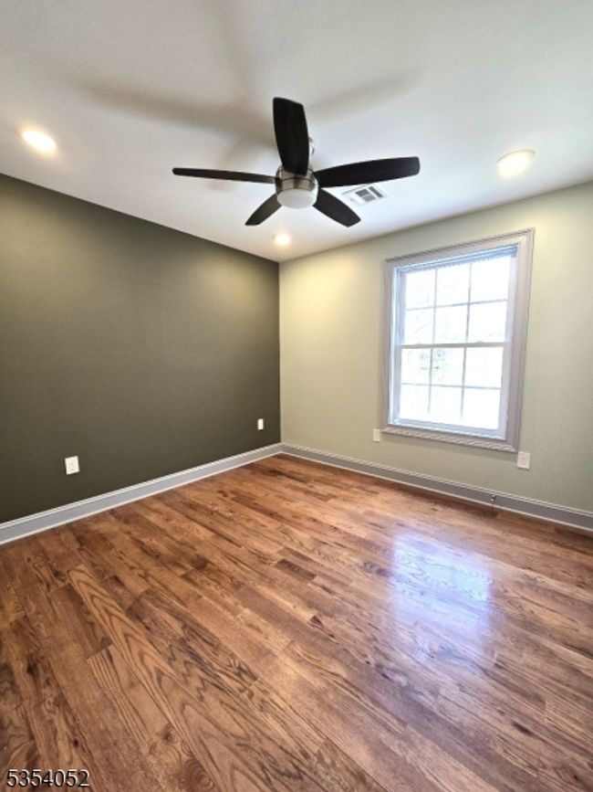 90 Seaview Ave, Home with 6 bedrooms, 4 bathrooms and null parking in Jersey City NJ | Image 33