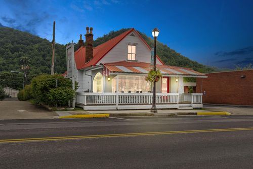 134 E Main St, Morehead, KY, 40351-1618 | Card Image