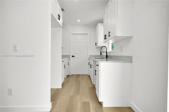 439 Sw 17 Th Ter, House other with 3 bedrooms, 2 bathrooms and null parking in Homestead FL | Image 11