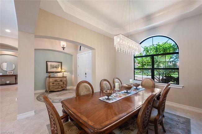 Front Entry and Dining Room | Image 14
