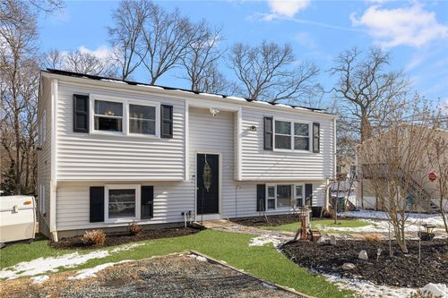 110 Tiernan Ave, Warwick, RI, 02886-8844 | Card Image