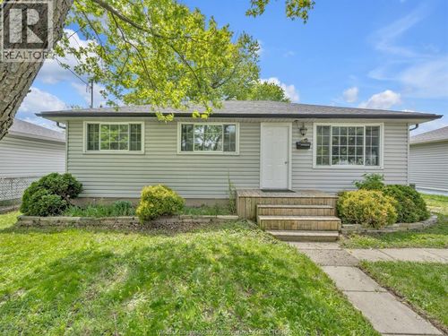 1583 Ferndale Ave, Windsor, ON, N8T2K3 | Card Image