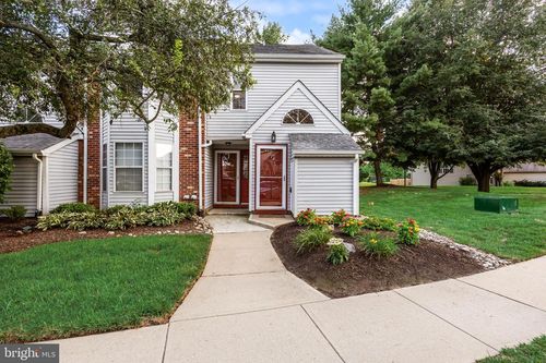 2 Pinewood Dr, Hamilton, NJ, 08690-3346 | Card Image