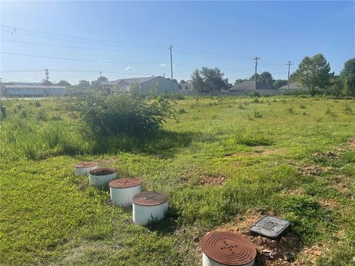 2117 N Center St, Fayetteville, AR, 72701-9449 | Card Image