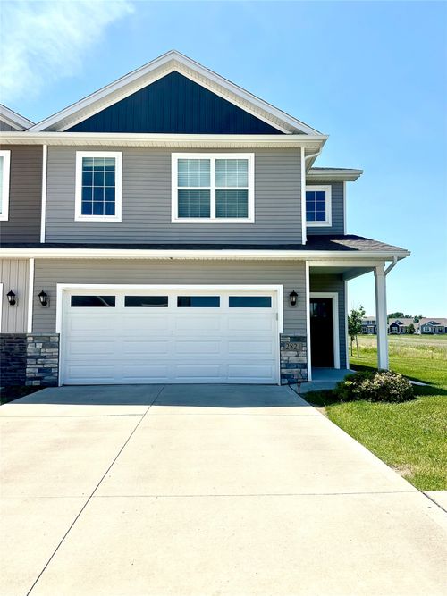 2821 Nw 35th Ln, Ankeny, IA, 50023-1465 | Card Image