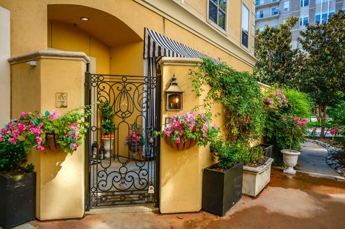 apt-100-2300 Leonard St, Dallas, TX, 75201-2005 | Card Image