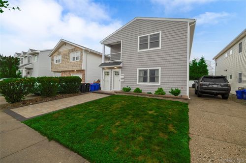 upper-542 E Pine Street, Long Beach, NY, 11561 | Card Image