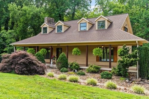 4013 Carlton Dr, Claremont, NC, 28610-9649 | Card Image