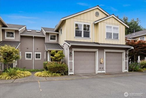12331 Ne 92nd St, Kirkland, WA, 98033-5815 | Card Image