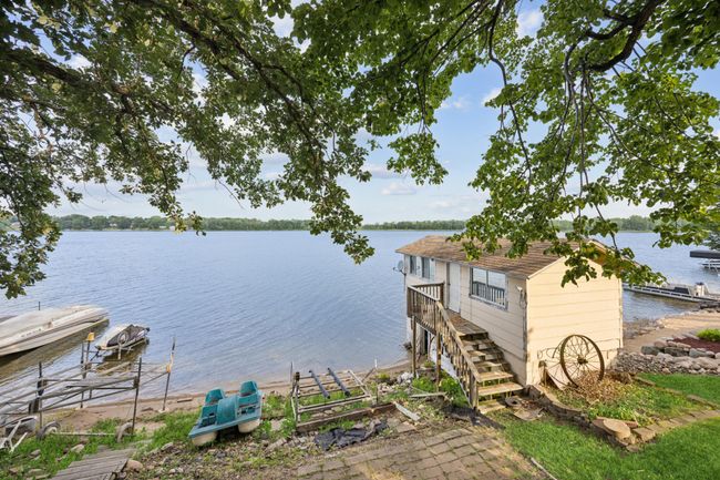 a view from the deck... simply stunning | Image 16