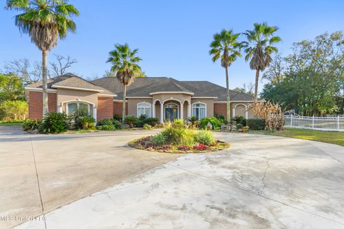 1010 Boxwood St, Pascagoula, MS, 39567-7500 | Card Image