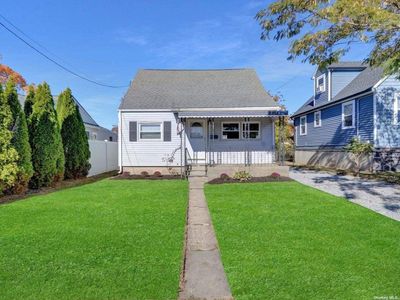 18 Schley Avenue, House other with 4 bedrooms, 2 bathrooms and null parking in Lindenhurst NY | Image 1