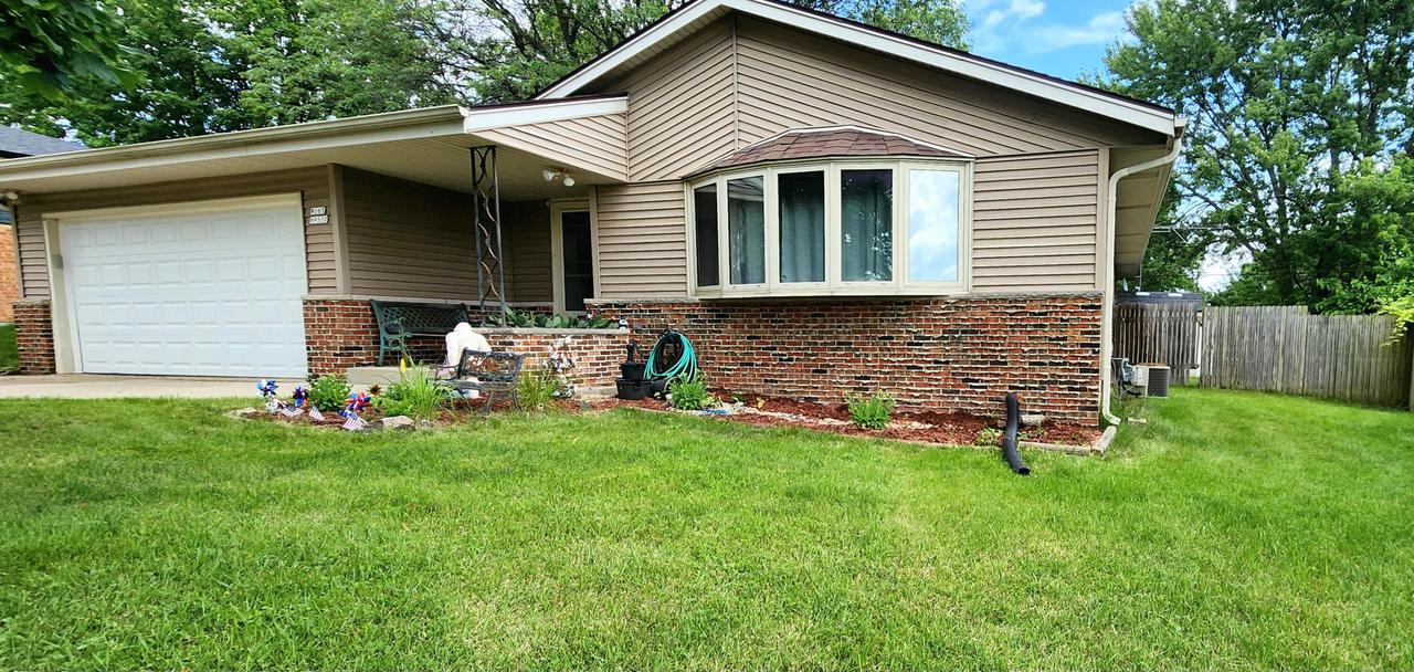 Lexington Dr, Menomonee Falls, WI 53051