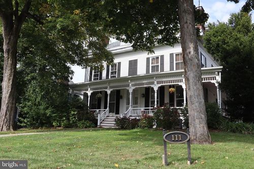 111 Center St, Clinton, NJ, 08809-1339 | Card Image