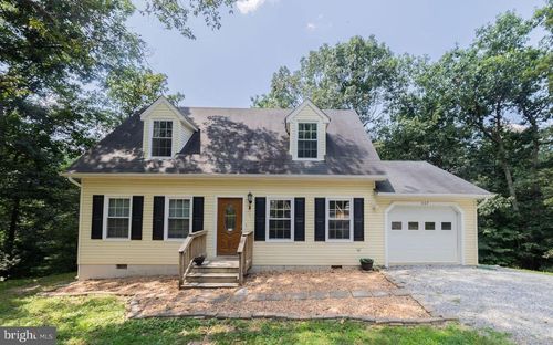 307 Crowfoot Ln, GERRARDSTOWN, WV, 25420-3020 | Card Image