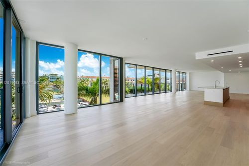405-1177 Kane Concourse, Bay Harbor Islands, FL, 33154-2047 | Card Image