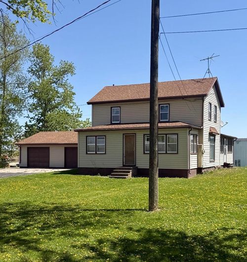 402 E Union St, Edgewood, IA, 52042-8538 | Card Image