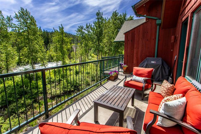 Lovely patio with fabulous river view | Image 13