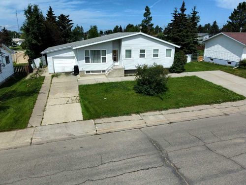 300 Hammond Dr S, Fox Creek, AB, T0H1P0 | Card Image