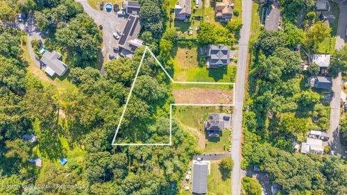 635 3rd Ave, Kingston, NY, 12401-8921 | Card Image