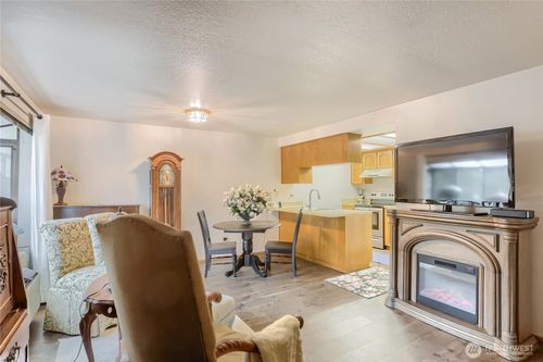 apt-2-1002 Columbia Ave, Marysville, WA, 98270-4312 | Card Image