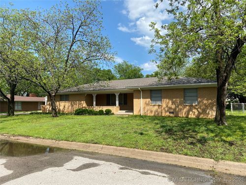 1722 Essex St, Ardmore, OK, 73401-1743 | Card Image