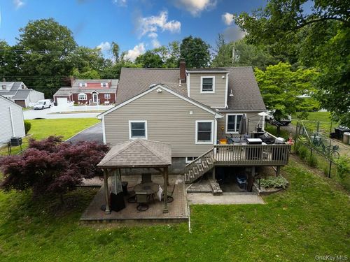 22 Oakbrook Rd, Ossining, NY, 10562-2620 | Card Image