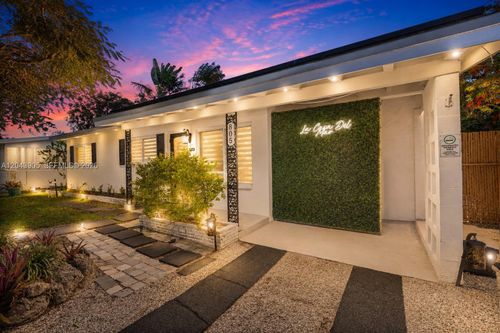 805 Sw 22nd Ave, Fort Lauderdale, FL, 33312-2243 | Card Image