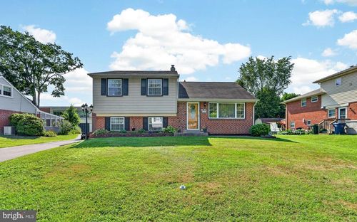 622 School Ln, WALLINGFORD, PA, 19086-6902 | Card Image