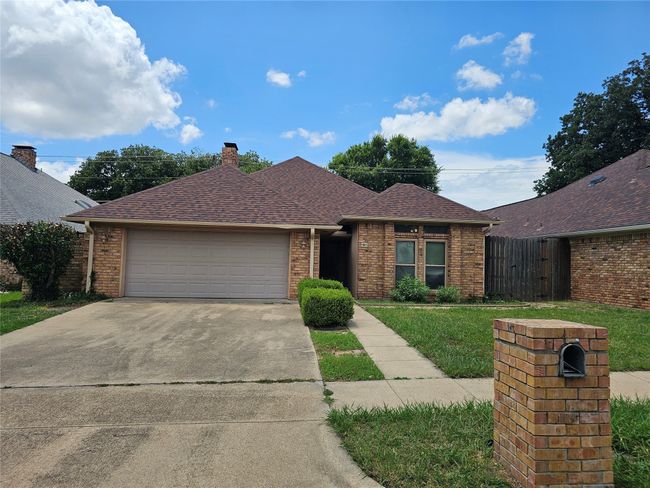 1605 High Crest Ct, House other with 3 bedrooms, 2 bathrooms and null parking in Irving TX | Image 31