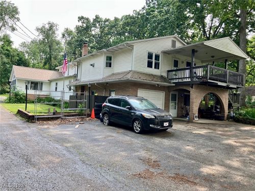 1088 Buena Vista Dr, Akron, OH, 44319-2024 | Card Image