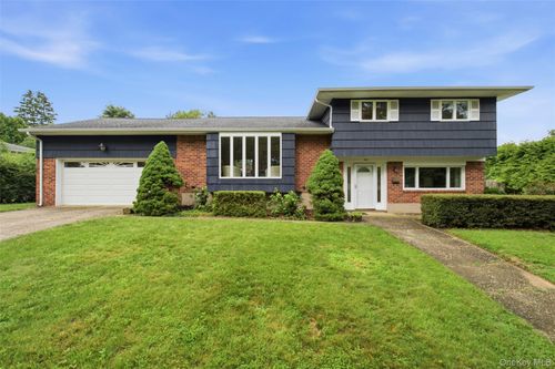 36 Cherrywood Dr, East Northport, NY, 11731-4324 | Card Image