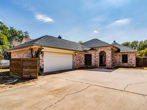 7933 Wheel Rim Cir, Austin, TX, 78749-2895 | Card Image