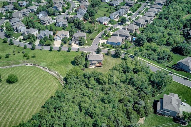 25005 W 85 Th Ter, House other with 4 bedrooms, 5 bathrooms and null parking in Lenexa KS | Image 25