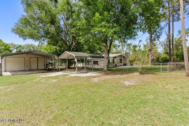side yard with workshop | Image 14