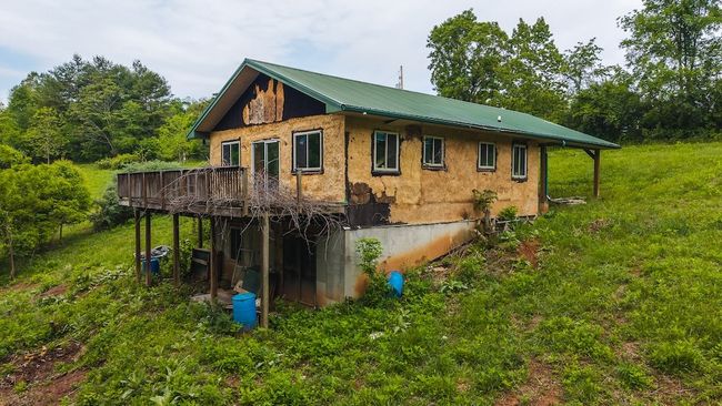 4042 Cabin Land Dr, Home with 3 bedrooms, 3 bathrooms and null parking in Radford VA | Image 6