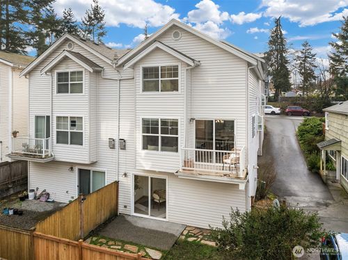 b-14338 Lenora Pl N, Seattle, WA, 98133-7008 | Card Image