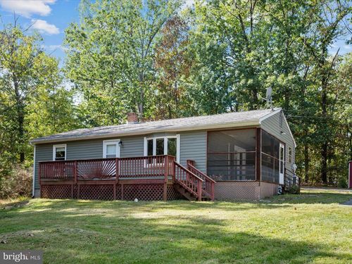 220 Chestnut Grove Rd, WINCHESTER, VA, 22603-2804 | Card Image