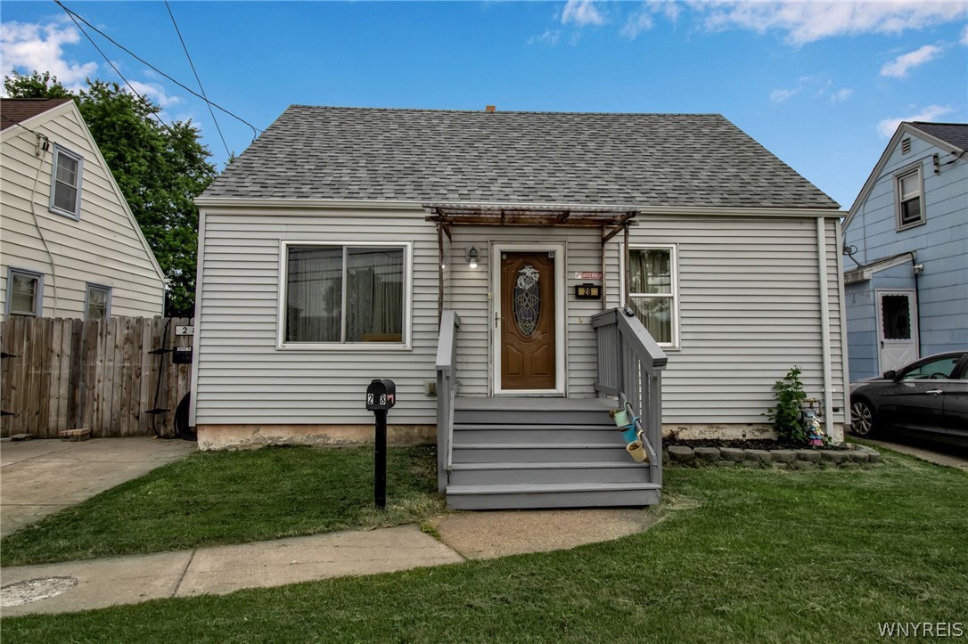 Clayton St, Buffalo, NY 14207