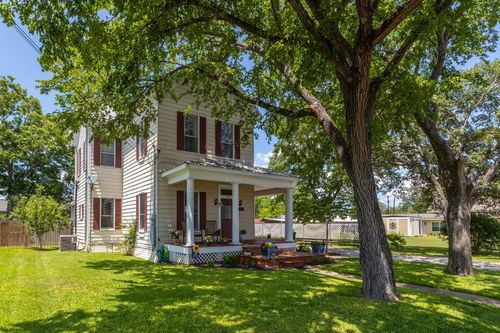 515 Wolf St, Schulenburg, TX, 78956-1548 | Card Image