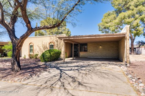 8137 E Renaud Lane, Tucson, AZ, 85710 | Card Image