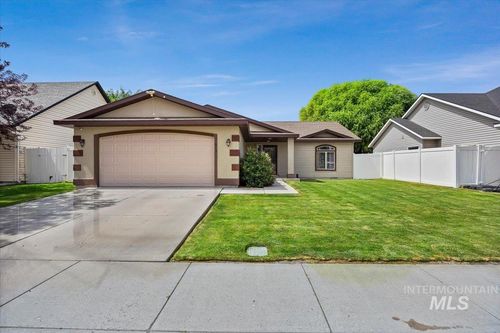 615 Garnet St, Twin Falls, ID, 83301-5626 | Card Image