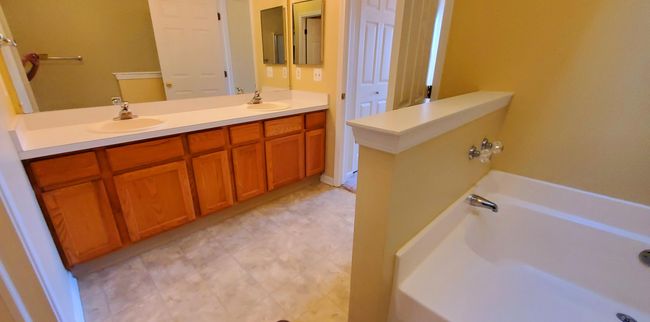 1354 Fox Pointe Cir, Condo with 2 bedrooms, 2 bathrooms and null parking in Ann Arbor MI | Image 25