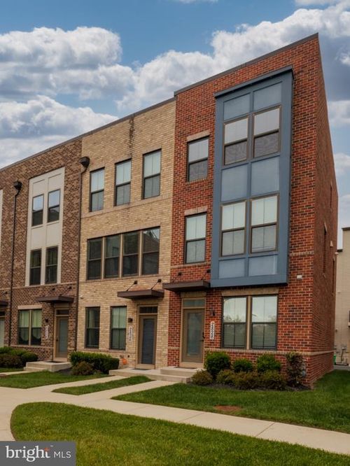 2828 Arts Boulevard, SUITLAND, MD, 20746 | Card Image