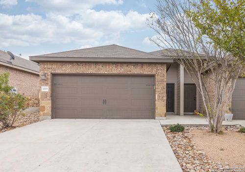 1066 Carolyn Cv, New Braunfels, TX, 78130-4151 | Card Image