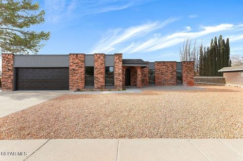 17001 Darrington Rd, Horizon City, TX, 79928-7351 | Card Image