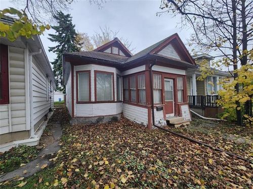 233 Brooklyn St, Winnipeg, MB, R3J1M3 | Card Image